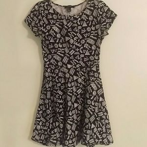 Black & white Aztec print women's Forever 21 dress